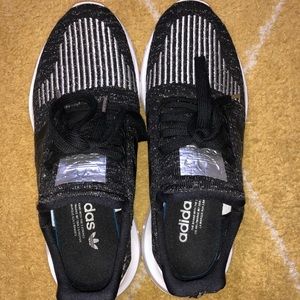 Adidis shoes, Size: US 9